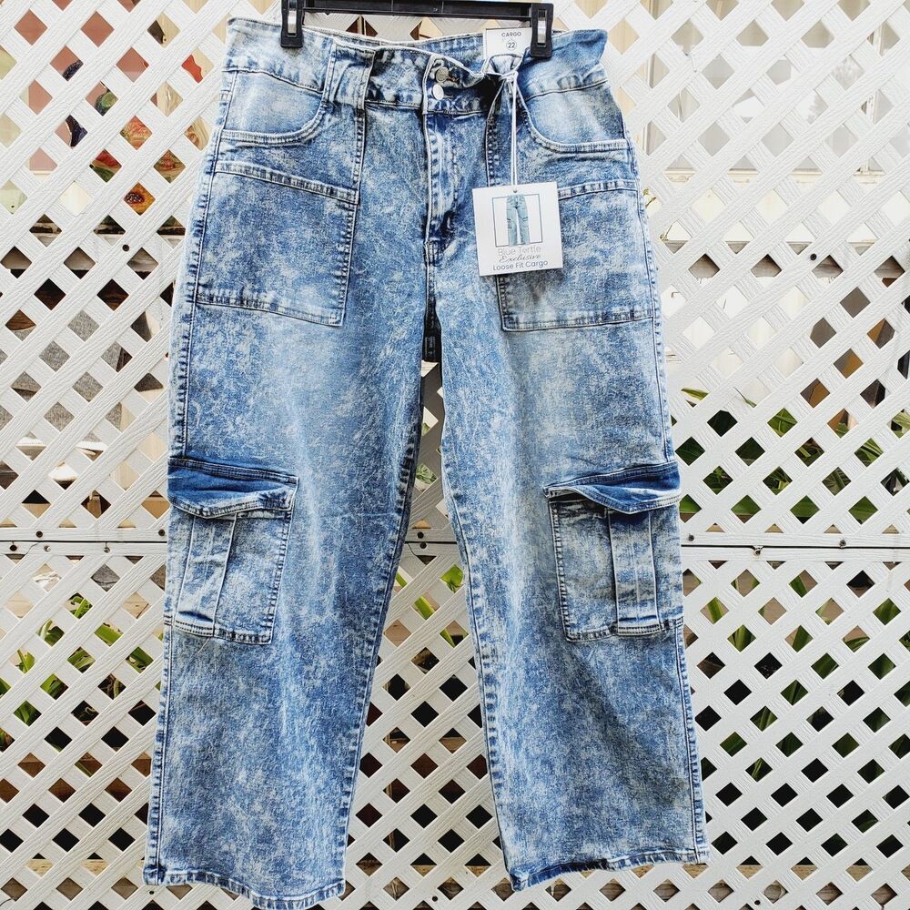 Blue Turtle Loose Fit Cargo High-Rise Wide Leg Jeans Size 22 NWT